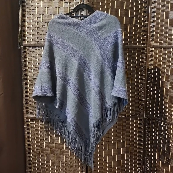 Jon and Anna gray Poncho. New with tags - Picture 9 of 9